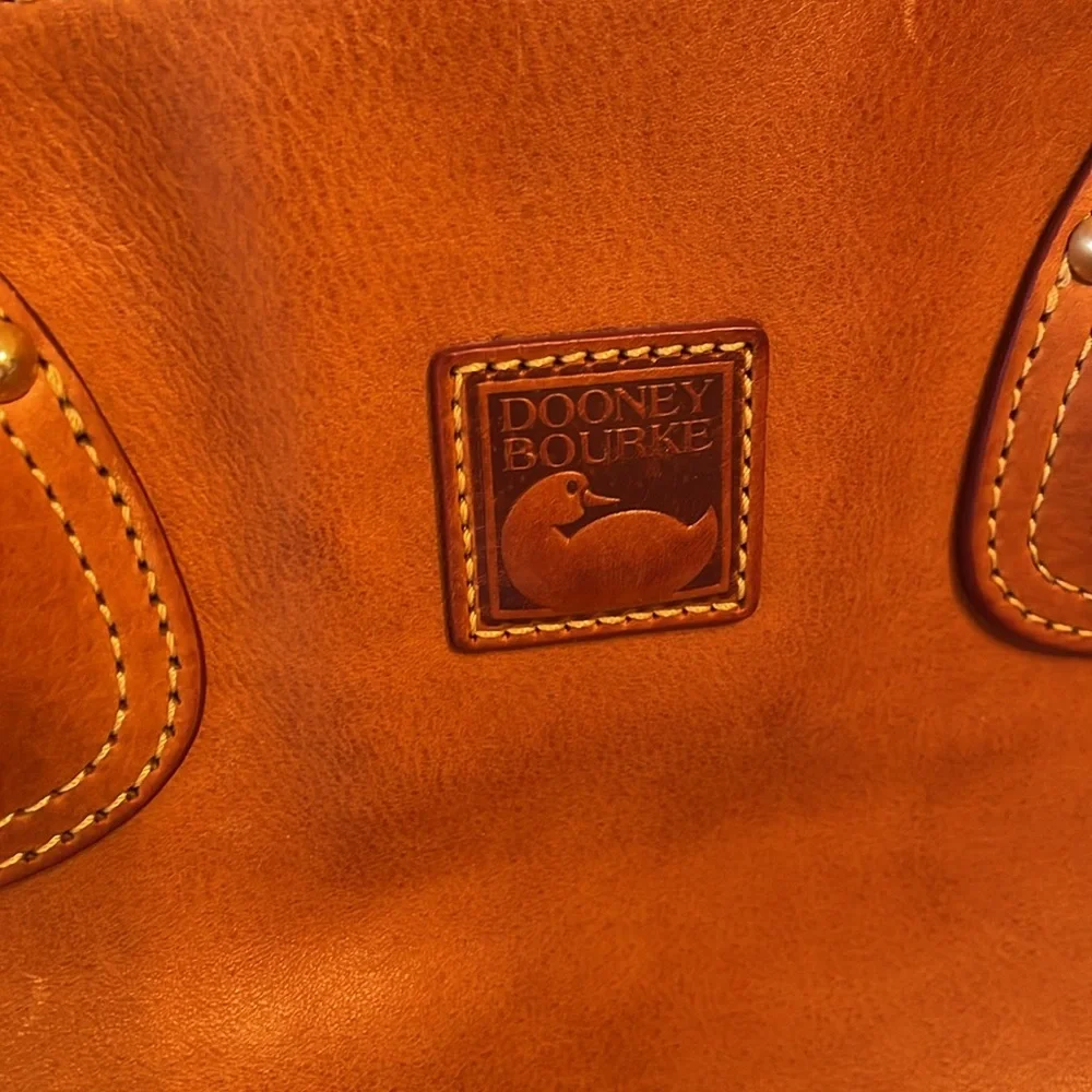 Dooney & Bourke leather handbag - Picture 7 of 9